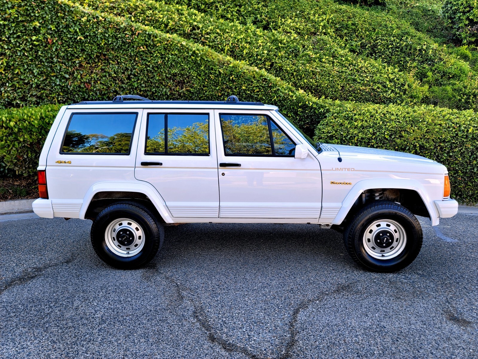 1992 Jeep Cherokee Limited 4x4 - photo 8