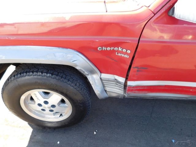 1992 Jeep Cherokee Laredo Sport Utility 4-Door - photo 10