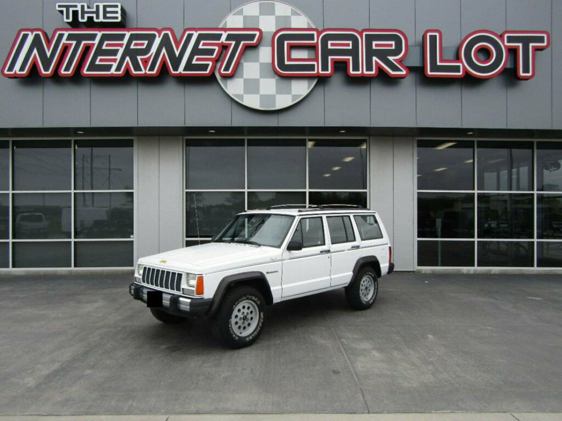 1992 Jeep Cherokee, White with 86940 Miles available now! 1992 Jeep Cherokee 4dr Wagon Sport 4WD
