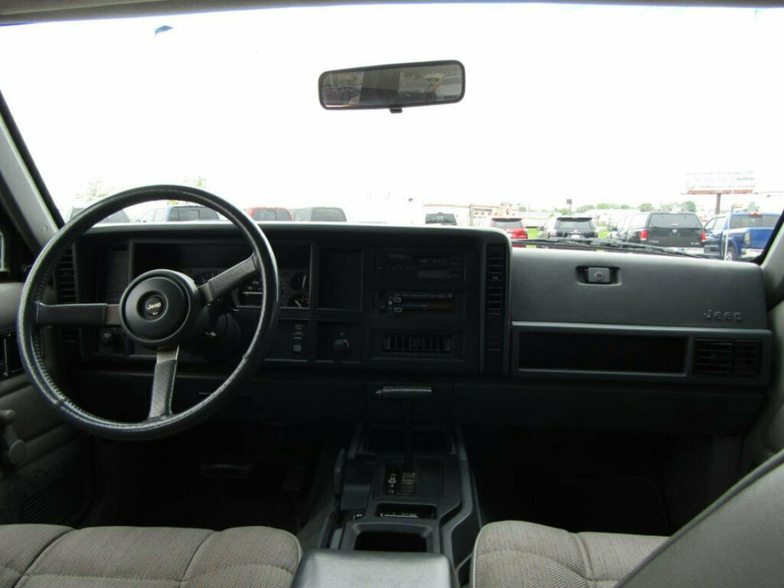1992 Jeep Cherokee 4dr Wagon Sport 4WD - photo 12