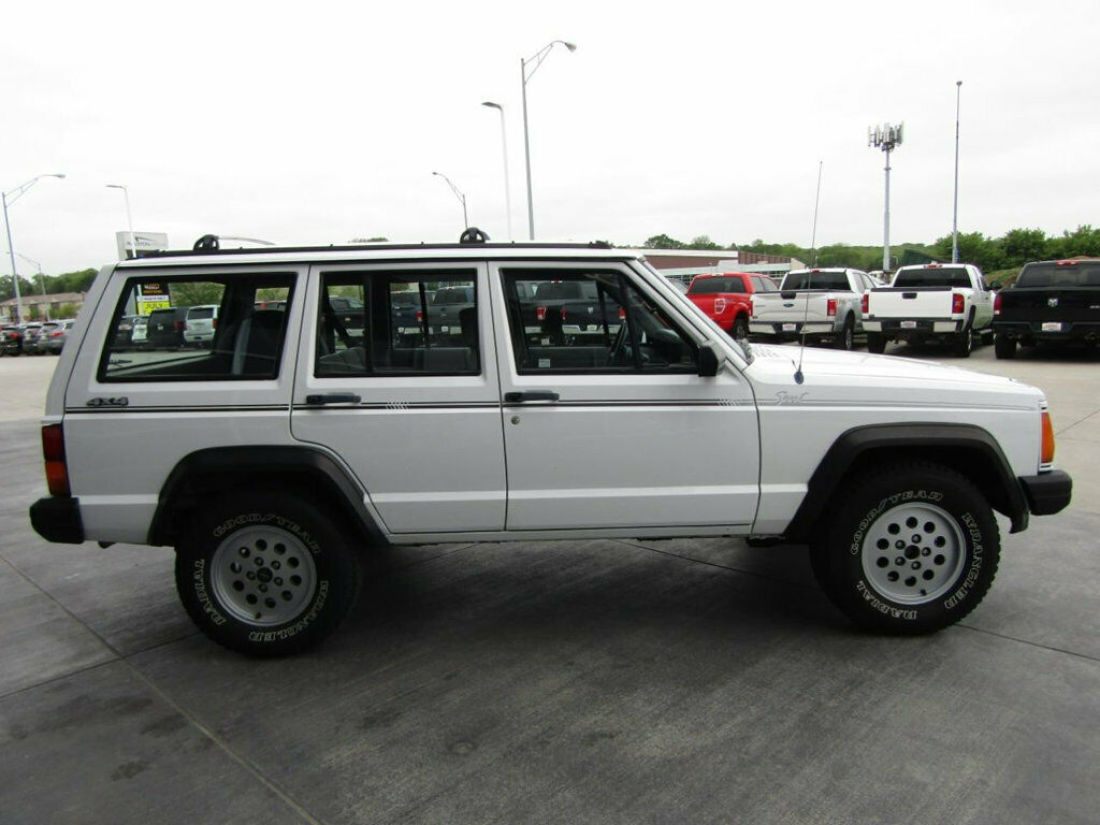 1992 Jeep Cherokee 4dr Wagon Sport 4WD - photo 8