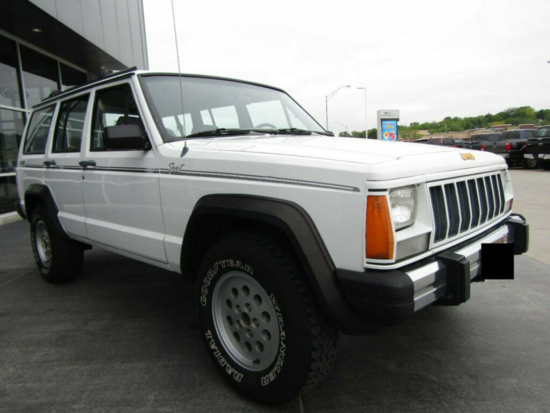 1992 Jeep Cherokee 4dr Wagon Sport 4WD - photo 9