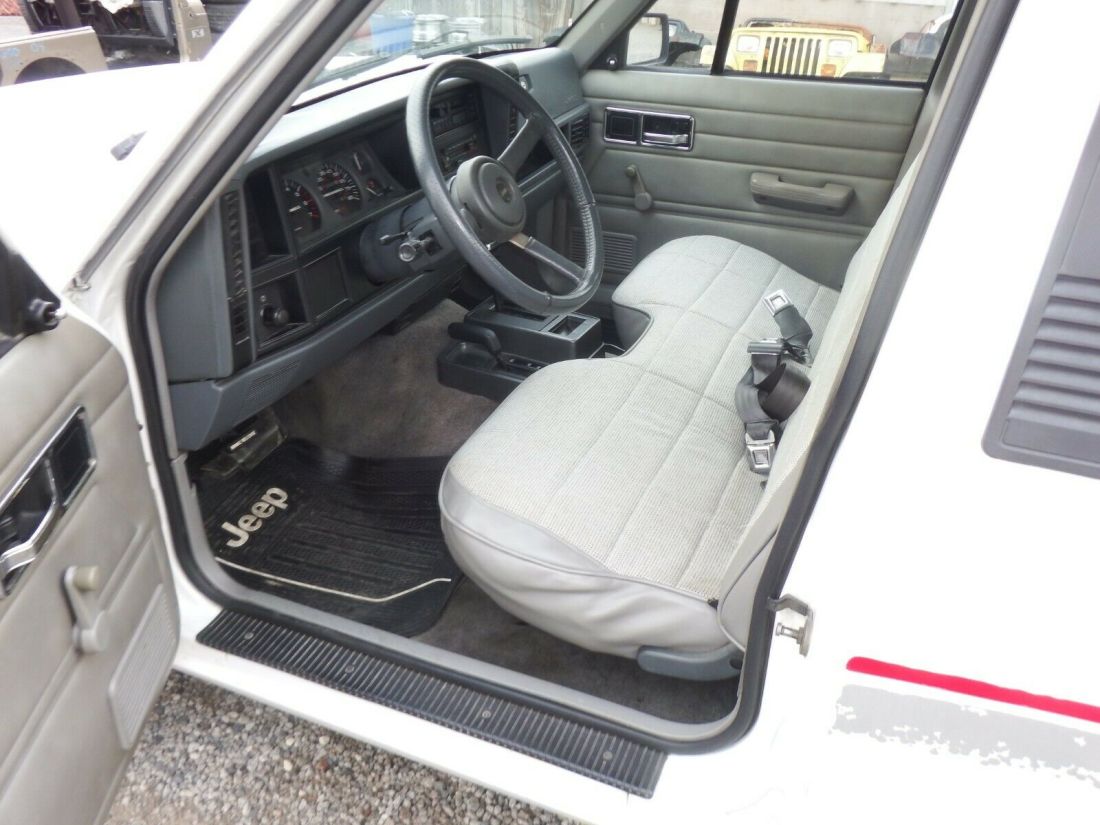 1992 Jeep Comanche - photo 10