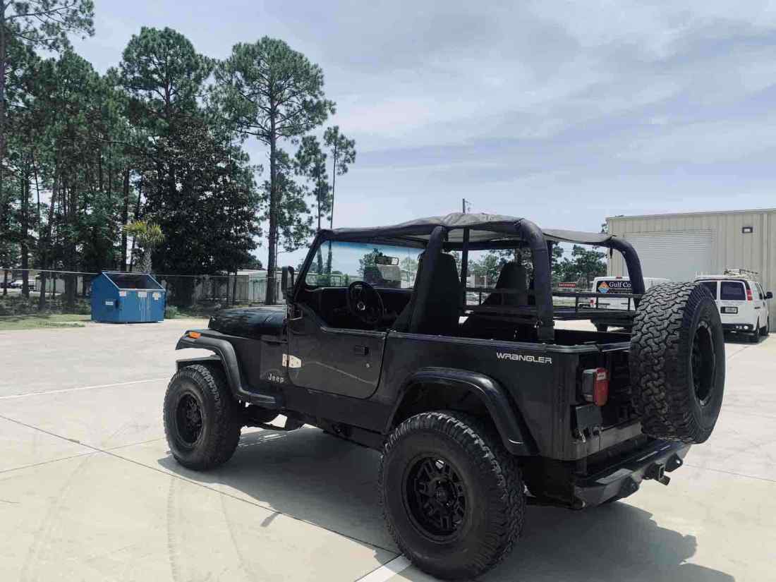 1992 Jeep Wrangler S - photo 3