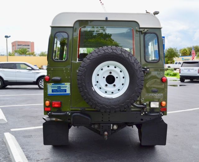 1900 Land Rover Defender - photo 5