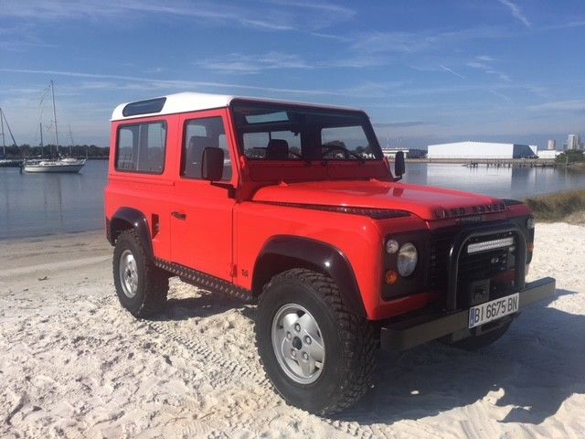 1992 LAND ROVER DEFENDER 90 TDI TURBO DIESEL 4X4 5 SPEEDS, RUST FREE 1992 Land Rover Defender