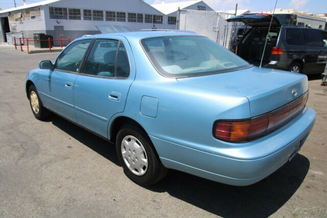 1992 Toyota Camry LE - photo 3