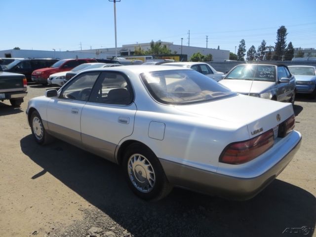 1992 Lexus ES Base Sedan 4-Door - photo 4