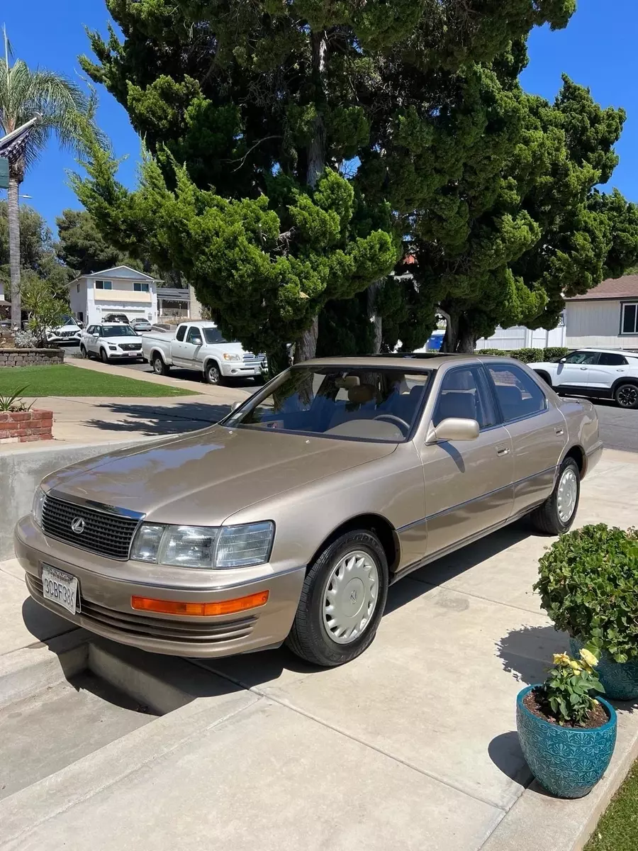 1992 Lexus LS 400