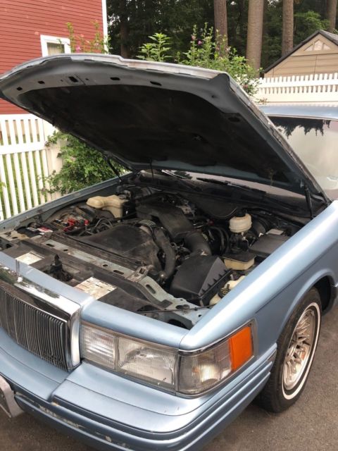 1992 Lincoln Town Car - photo 2