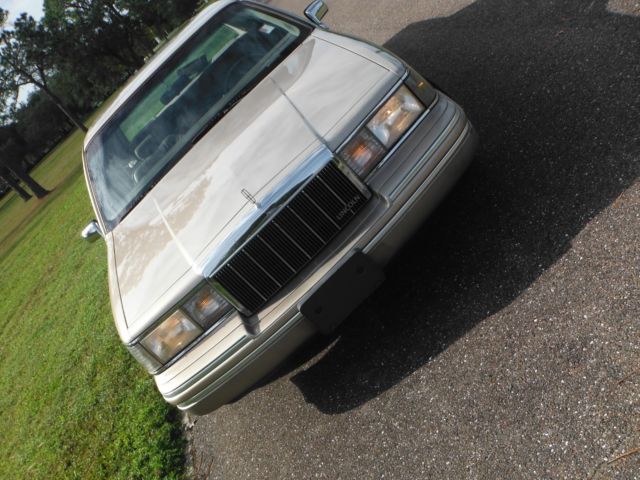1992 Lincoln Town Car Cartier ACTUAL MILES FL car. Super clean, drives great. 1992 Lincoln Town Car CARTIER