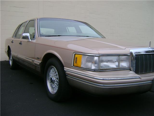 1992 Lincoln Town Car CARTIER LOW 77K MILES NON SMOKER CLEAN CARFAX! - photo 11
