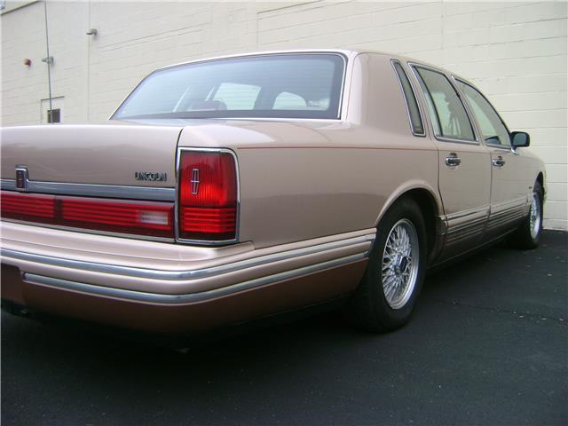 1992 Lincoln Town Car CARTIER LOW 77K MILES NON SMOKER CLEAN CARFAX! - photo 3