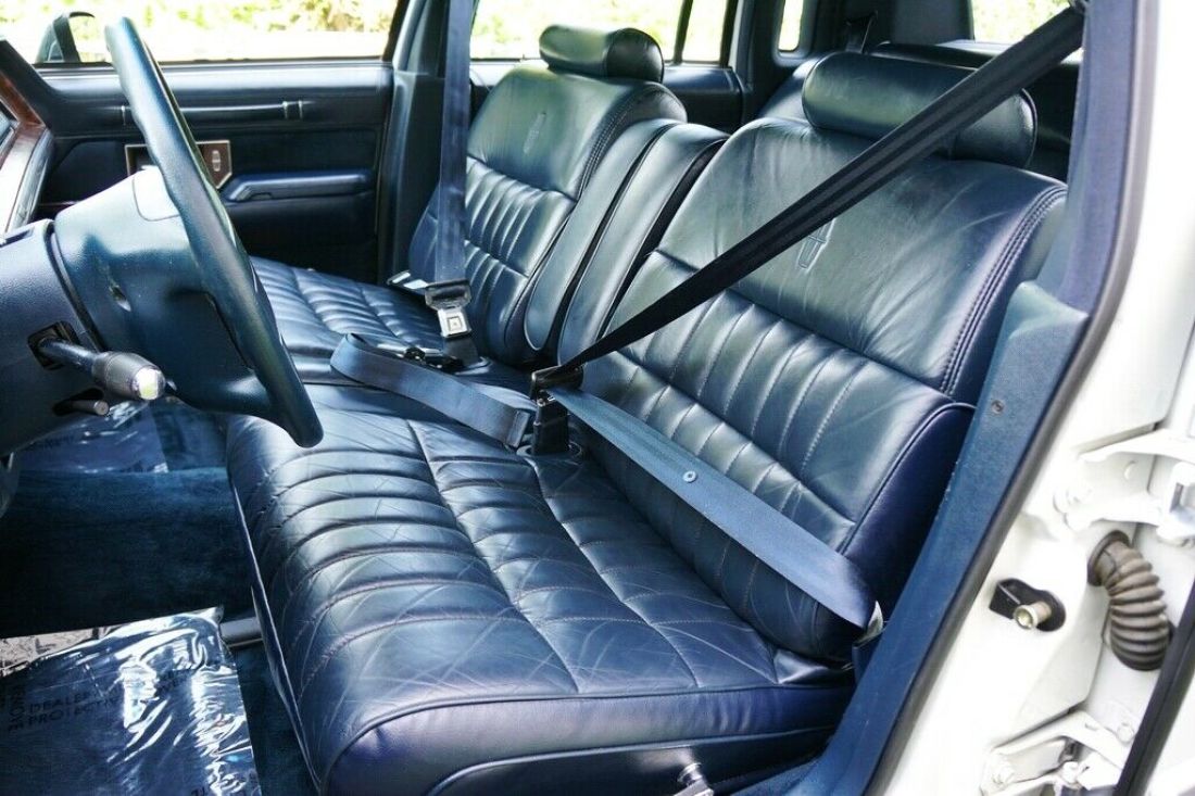 1992 Lincoln Town Car Executive - photo 5