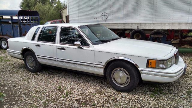 1992 Lincoln Town Car Executive. Classic Cruiser! Perfect Body! 1992 Lincoln Town Car