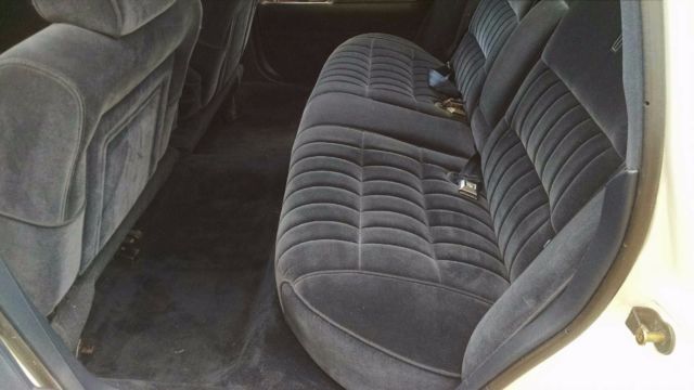 1992 Lincoln Town Car - photo 8
