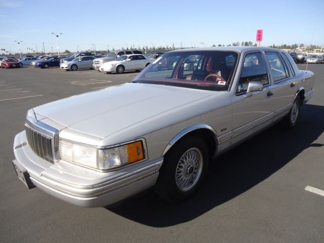 1992 Lincoln Town Car EXECUTIVE SERIES