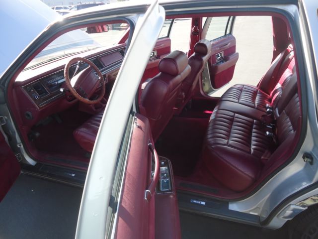 1992 Lincoln Town Car EXECUTIVE SERIES - photo 8