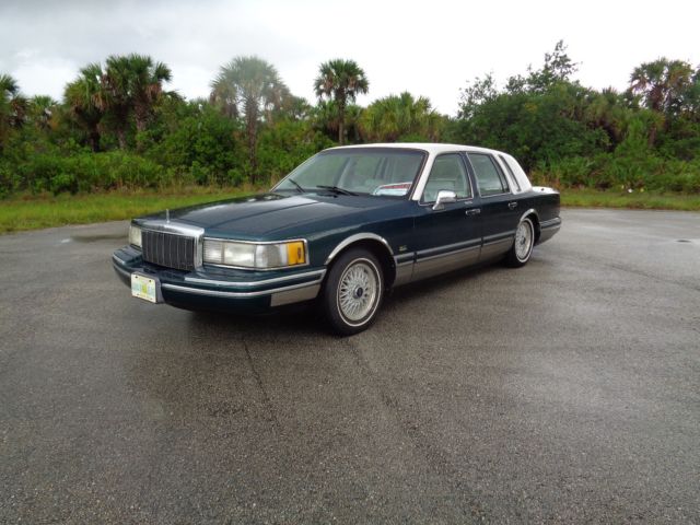 1992 Lincoln Town Car - photo 2