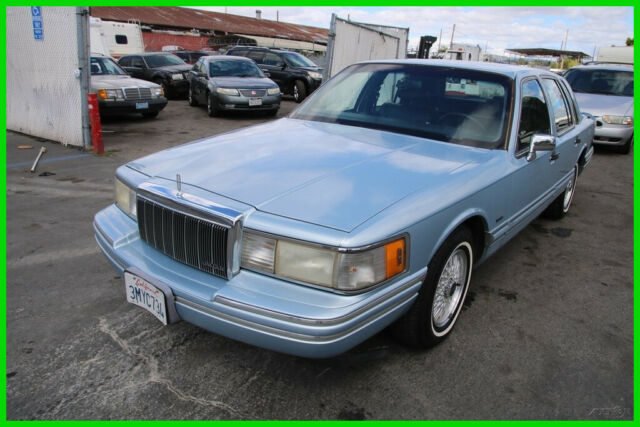 1992 Lincoln Town Car Signature 102K Low Miles Automatic 8 Cylinder NO RESERVE 1992 Lincoln Town Car Signature