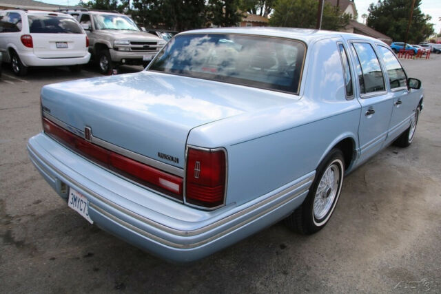 1992 Lincoln Town Car Signature - photo 5