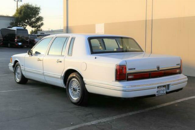 1992 Lincoln Town Car SIGNATURE - photo 4