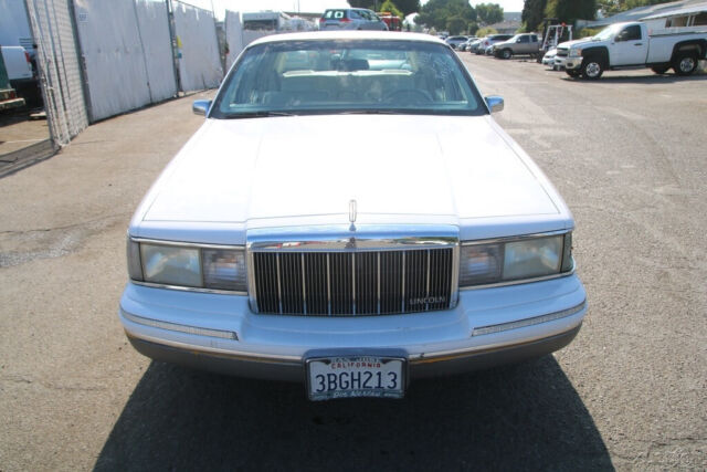 1992 Lincoln Town Car Signature - photo 10