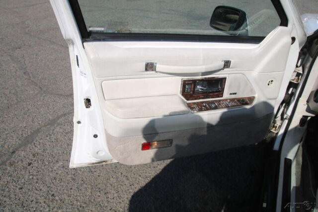 1992 Lincoln Town Car Signature - photo 12