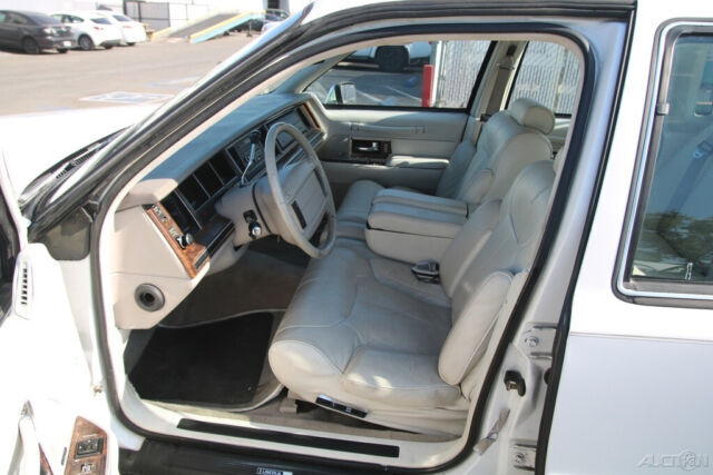1992 Lincoln Town Car Signature - photo 13