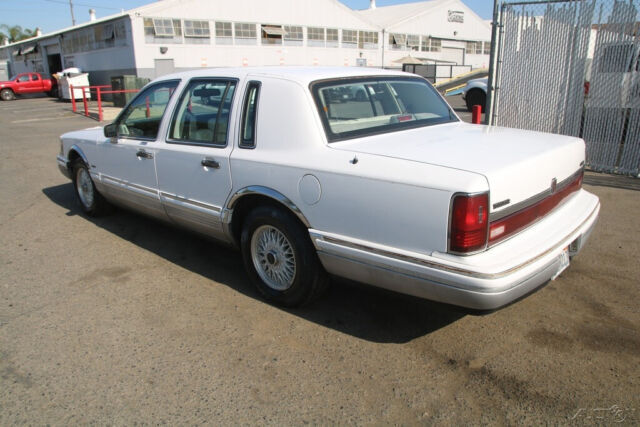 1992 Lincoln Town Car Signature - photo 4