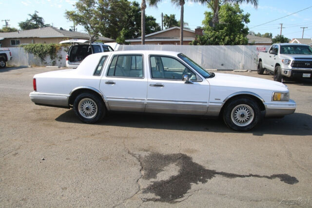 1992 Lincoln Town Car Signature - photo 7