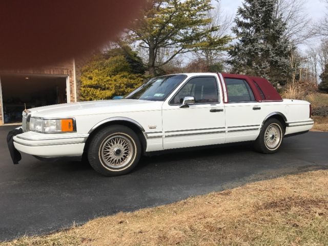 1992 Lincoln Town Car Executive series islander edition