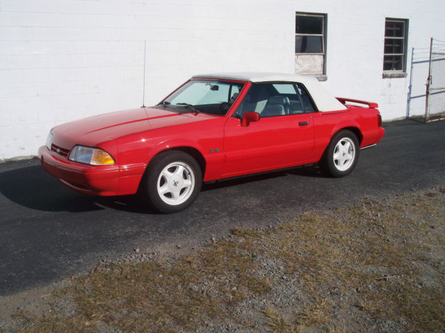 1992 LX Mustang convertible 5.0 5 speed limited edition 1992 Ford Mustang Limited Edition Summer special convertible