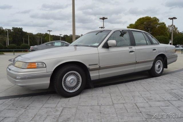 1992 Ford Crown Victoria LX - photo 5