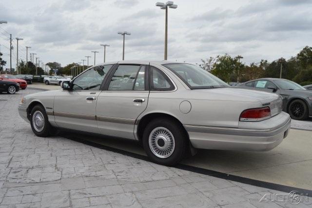 1992 Ford Crown Victoria LX - photo 7