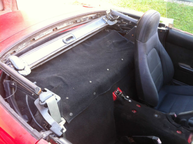 1992 Mazda MX-5 Miata Base Convertible 2-Door - photo 7
