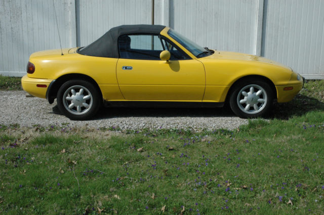 1992 Mazda Miata MX-5 Convertible 5 Speed Manual Yellow 1992 Mazda MX-5 Miata