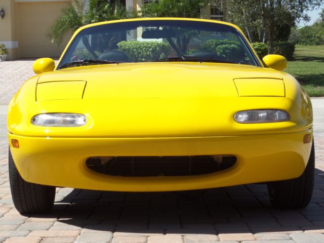 1992 Mazda Miata Sunburst Yellow 1992 Mazda MX-5 Miata
