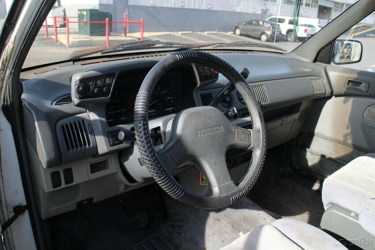 1992 Mazda MPV 3.0 - photo 12