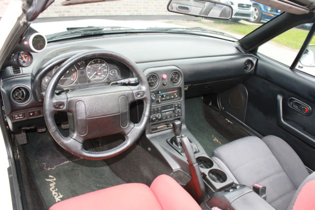 1992 Mazda MX-5 Miata Base 2dr Convertible Convertible 2-Door I4 1.6L - photo 10