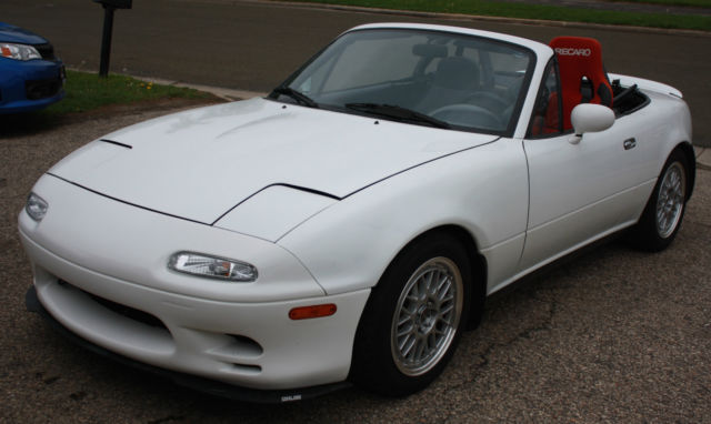1992 Mazda MX-5 Miata Base 2dr Convertible Convertible 2-Door I4 1.6L - photo 2