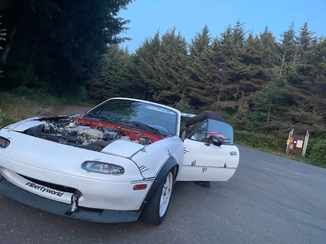 1992 Mazda Mx-5 Miata Convertible White RWD Manual 1992 Mazda MX-5 Miata