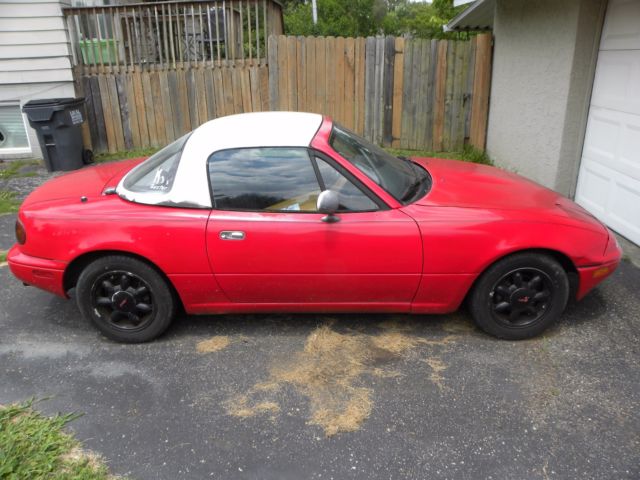1992 Mazda MX-5 Miata Convertible w/ Hardtop - photo 2