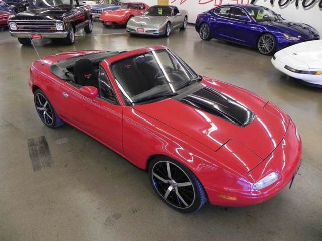 1992 Mazda MX-5 Miata Monster V-8 100000 Miles Red Convertible 4 Cylinder Engine 1992 Mazda MX-5 Miata Monster V-8