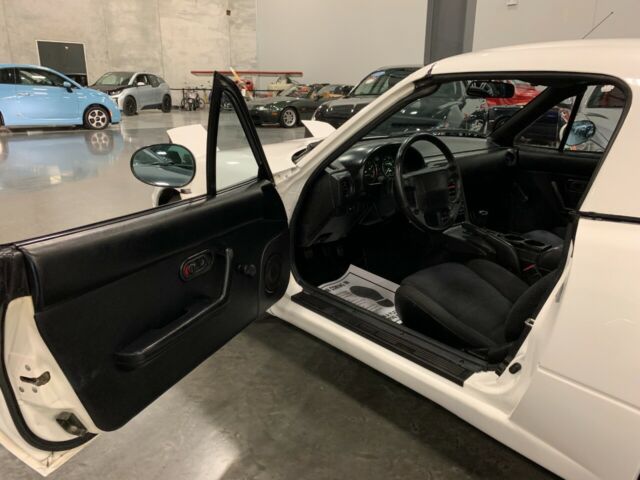 1992 Mazda MX-5 Miata w/ Hardtop - photo 11