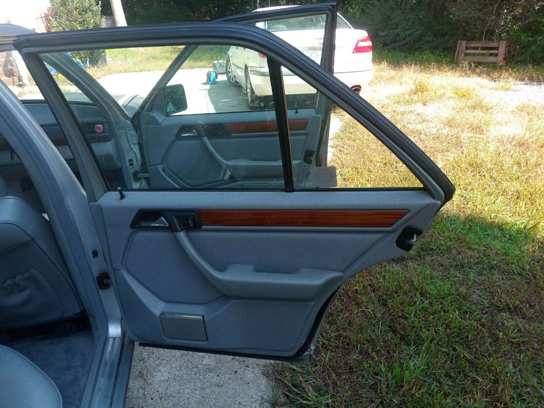 1992 Mercedes-Benz 300-Series - photo 9