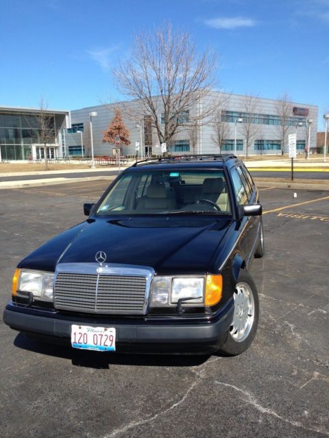 1992 Mercedes 300TE Wagon, 3rd rows seat - 7 passagers! 1992 Mercedes-Benz 300-Series