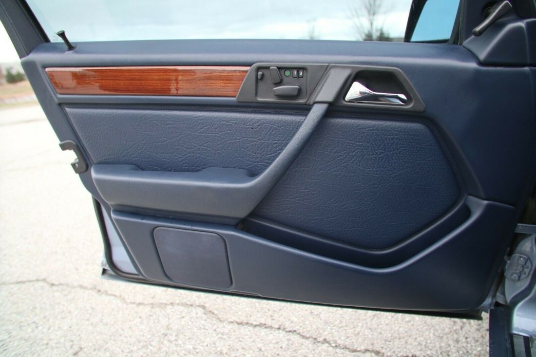 1992 Mercedes-Benz 300-Series Wagon - photo 9