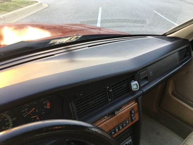 1992 Mercedes-Benz 190-Series 2.6 Sedan 4-Door - photo 6