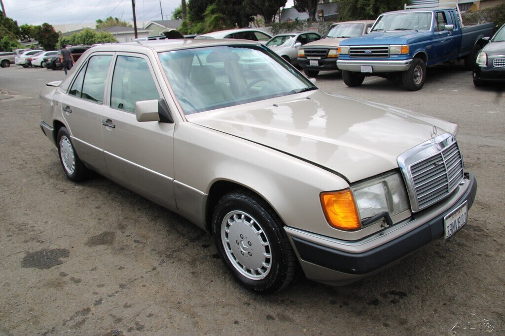 1992 Mercedes-Benz 300-Series 300 E - photo 8